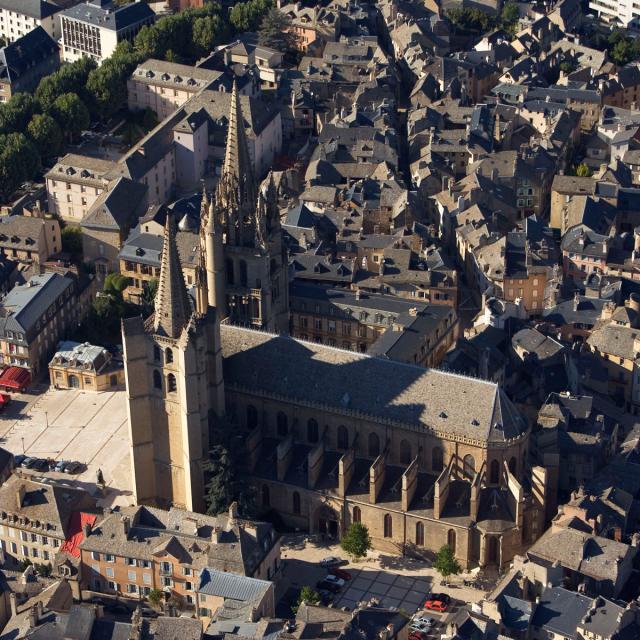 La cathédrale de Mende vue du ciel