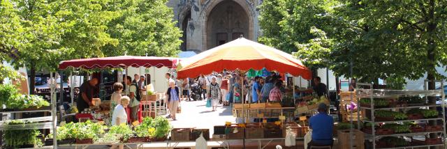 Le marchés de Mende place Urbain V
