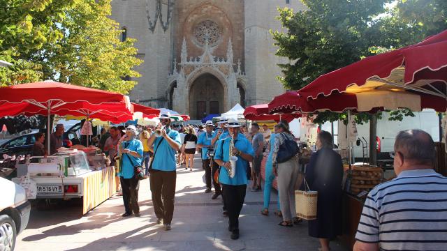Le marchés de Mende place Urbain V