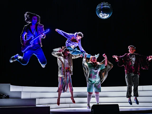 Personne n'est ensemble sauf moi